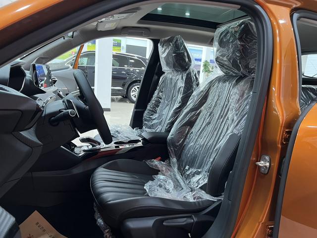Peugeot 2008 2022, фото 15