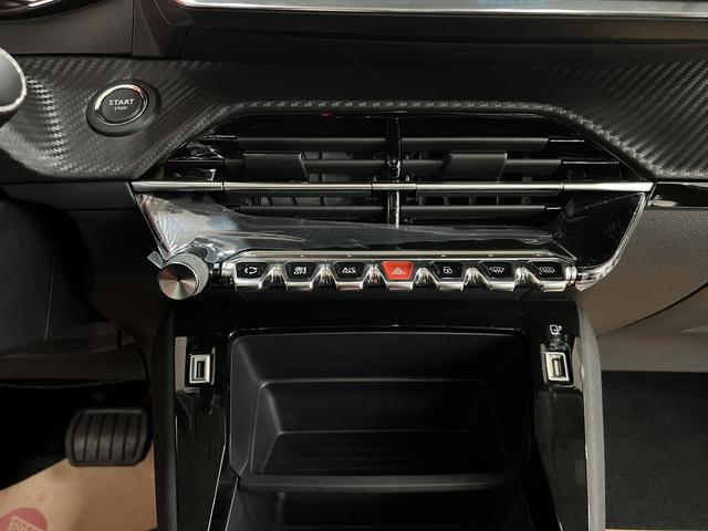 Peugeot 2008 2022, фото 16