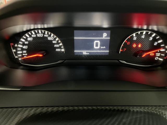 Peugeot 2008 2022, фото 17