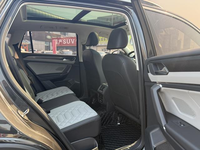 Volkswagen Tayron 2023, фото 8