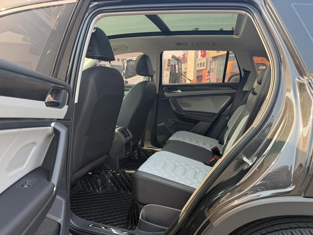 Volkswagen Tayron 2023, фото 10