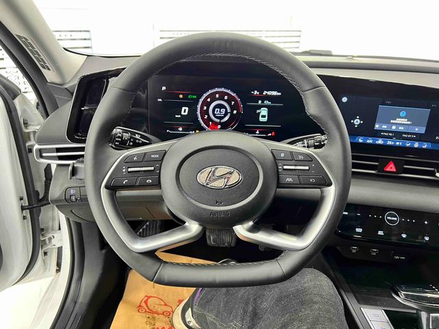 Hyundai Elantra 2022, фото 11