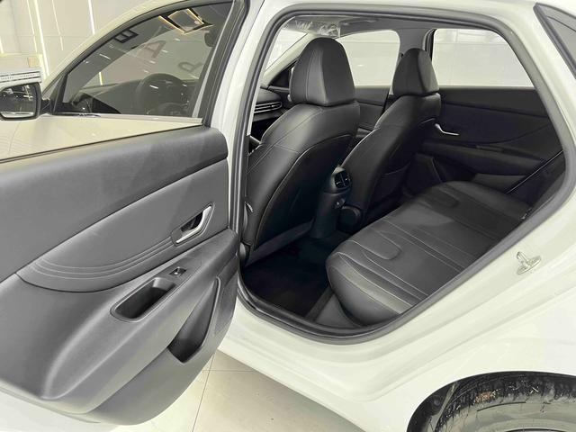 Hyundai Elantra 2022, фото 13