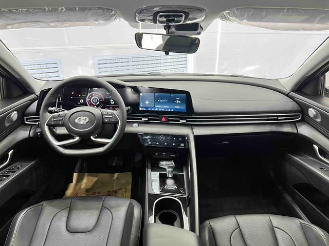 Hyundai Elantra 2022, фото 15