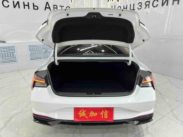 Hyundai Elantra 2022, фото 17