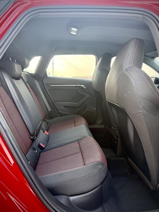 Audi A3 2021, фото 11