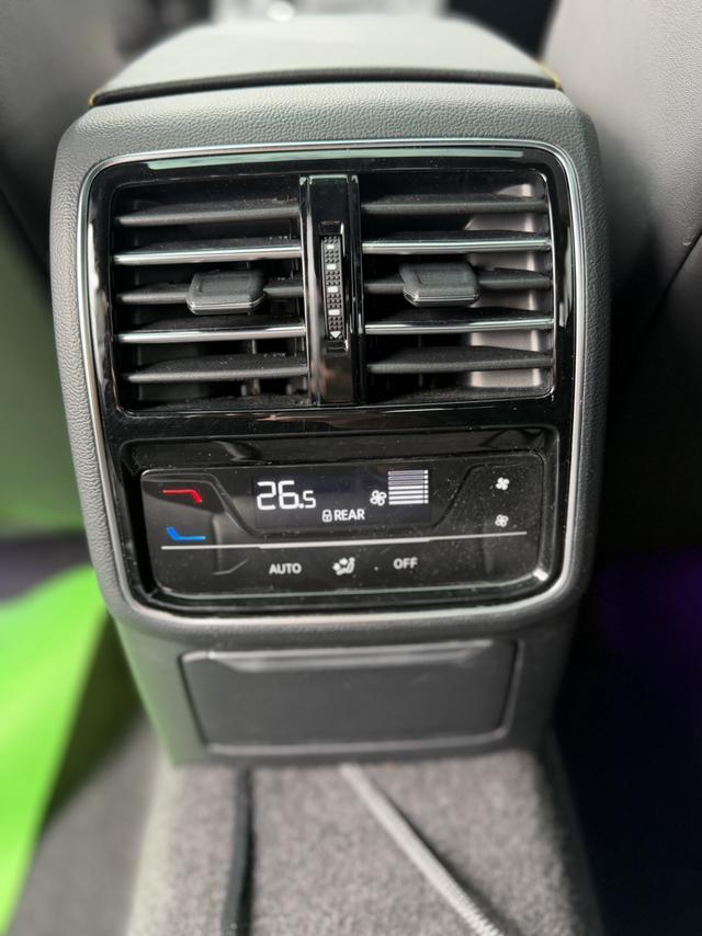 Volkswagen CC 2023, фото 15