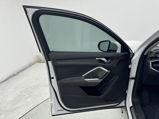 Audi Q3 2023, фото 14