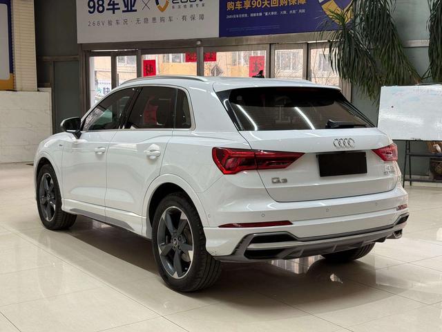 Audi Q3 2022, фото 6