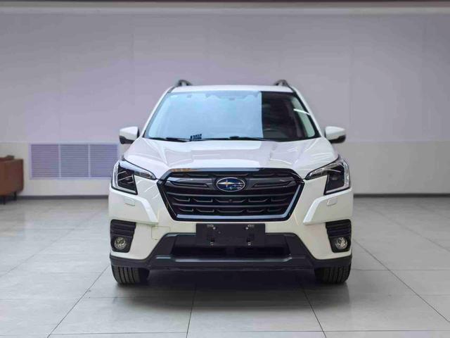 Subaru Forester 2022, фото 2