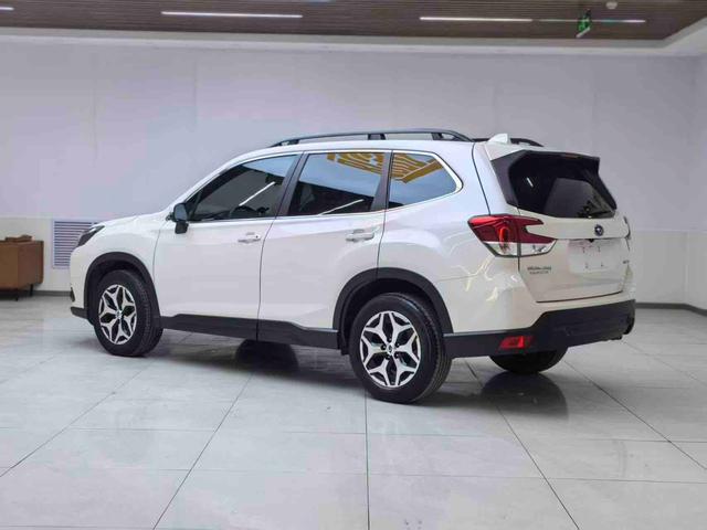 Subaru Forester 2022, фото 6