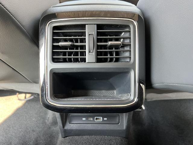 Volkswagen Passat 2022, фото 16
