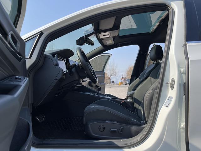Volkswagen Golf 2023, фото 8