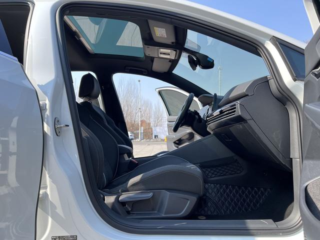 Volkswagen Golf 2023, фото 10