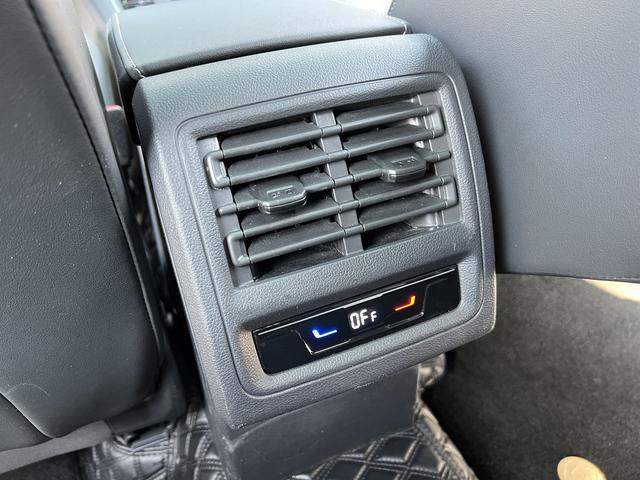 Volkswagen Golf 2023, фото 16