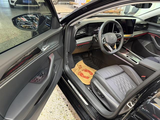 Volkswagen Passat 2024, фото 7
