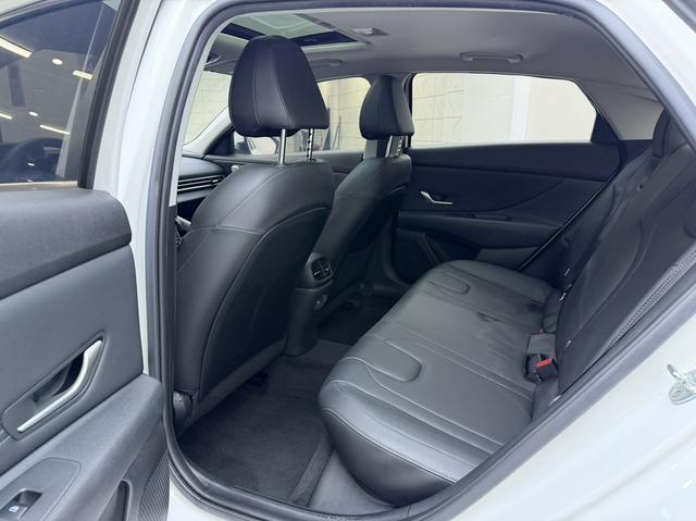 Hyundai Elantra 2021, фото 16