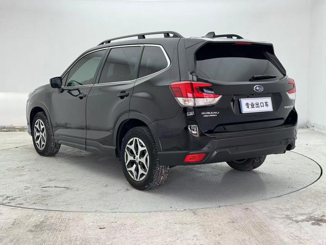 Subaru Forester 2022, фото 5