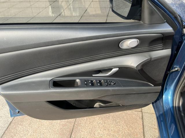 Hyundai Elantra 2022, фото 17