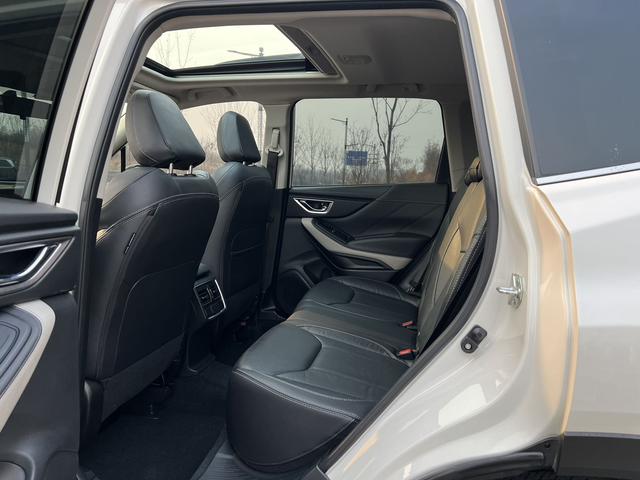 Subaru Forester 2022, фото 14