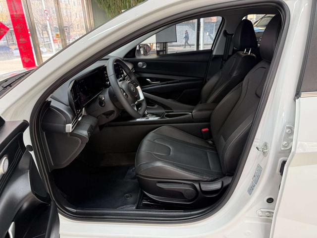 Hyundai Elantra 2022, фото 16