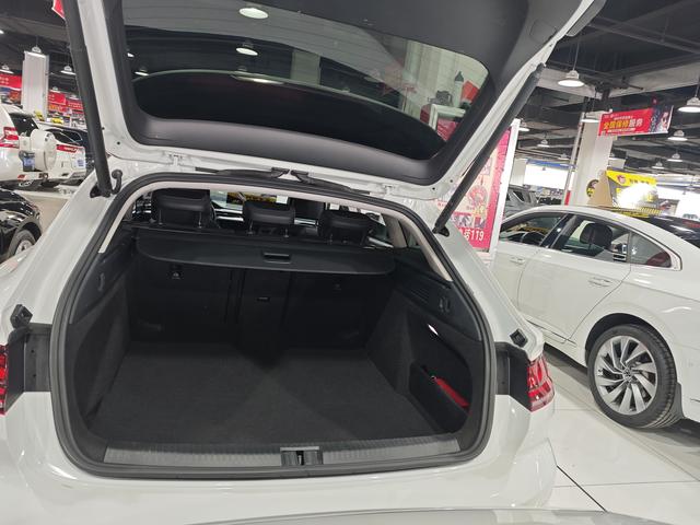 Volkswagen CC 2023, фото 14