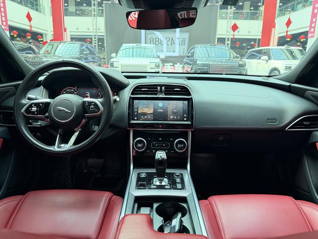 Jaguar XEL 2021, фото 9