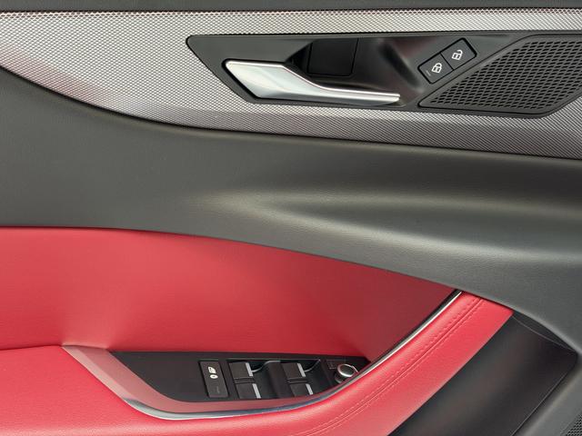 Jaguar XEL 2021, фото 12