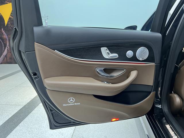 Mercedes-Benz E-Class 2021, фото 26