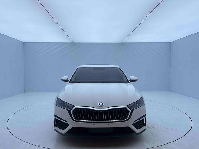 Skoda Octavia 2022, фото 2