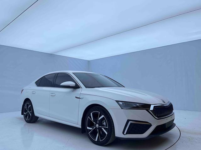 Skoda Octavia 2022, фото 3
