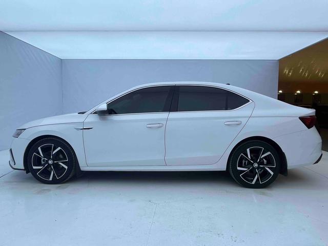 Skoda Octavia 2022, фото 12