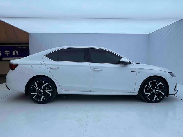 Skoda Octavia 2022, фото 13