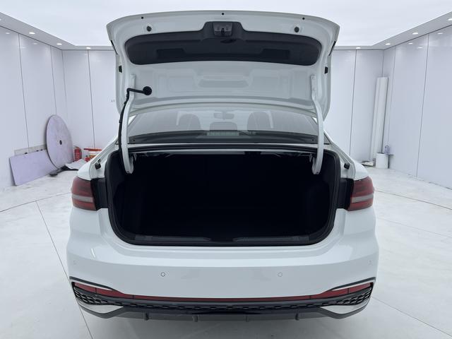 Volkswagen Lavida 2023, фото 8