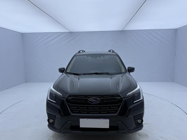 Subaru Forester 2022, фото 2