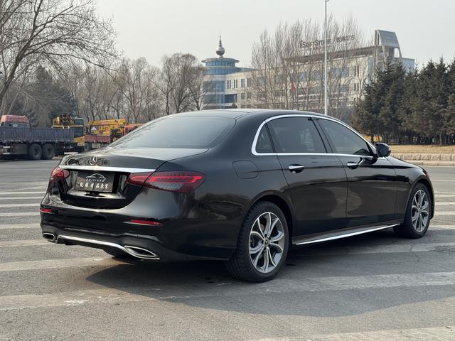 Mercedes-Benz E-Class 2023, фото 6