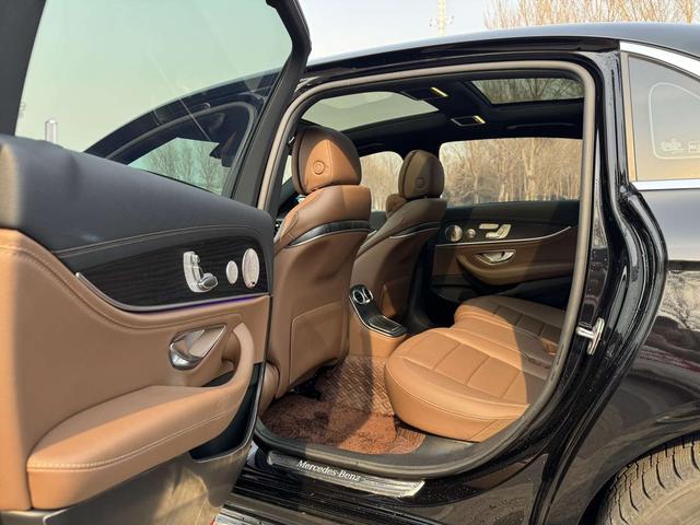 Mercedes-Benz E-Class 2023, фото 9