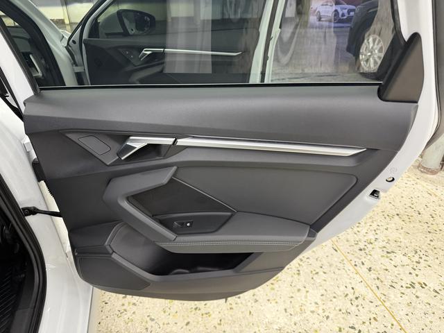 Audi A3 2023, фото 16