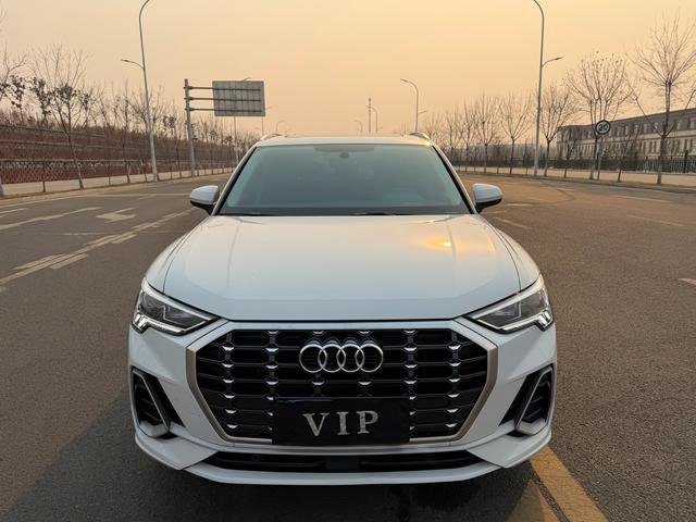 Audi Q3 2023, фото 2