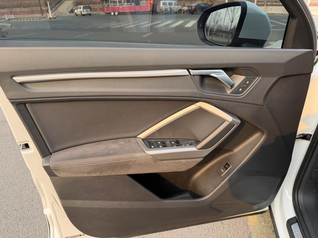 Audi Q3 2023, фото 9