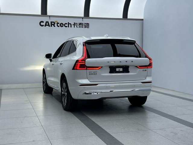 Volvo XC60 2023, фото 4