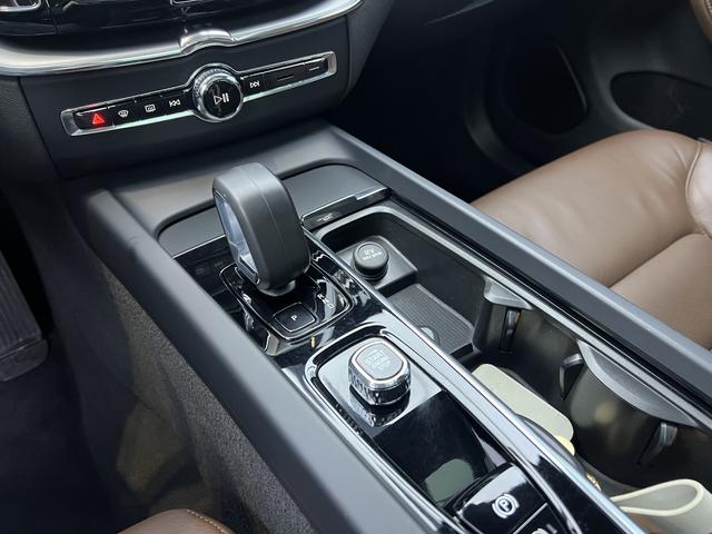 Volvo XC60 2023, фото 10