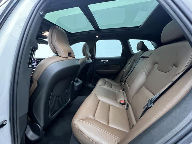 Volvo XC60 2023, фото 14