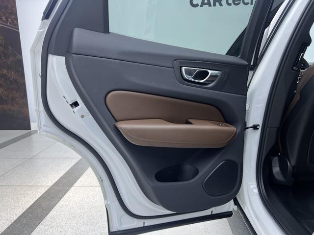Volvo XC60 2023, фото 16