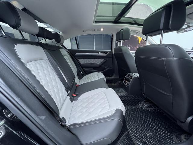 Volkswagen Passat 2023, фото 16