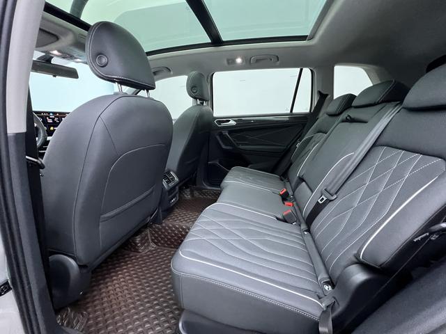 Volkswagen Tiguan 2023, фото 16