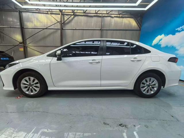 Toyota Corolla 2023, фото 9