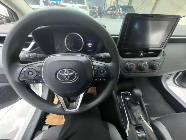 Toyota Corolla 2023, фото 12