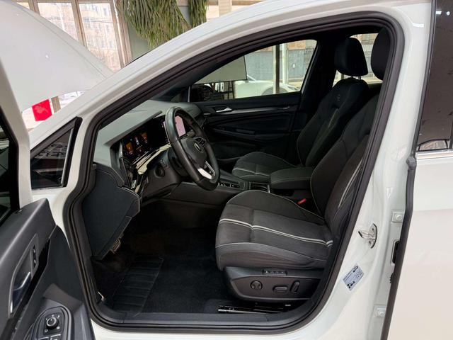 Volkswagen Golf 2023, фото 16