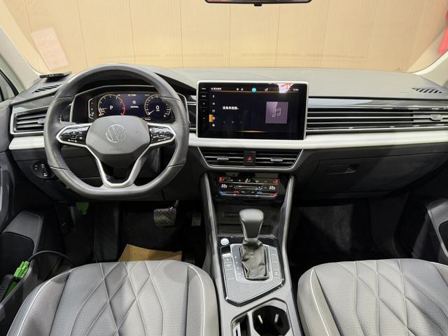 Volkswagen Tiguan 2023, фото 8